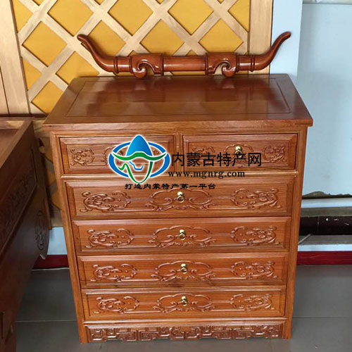 糖心
实木柜子